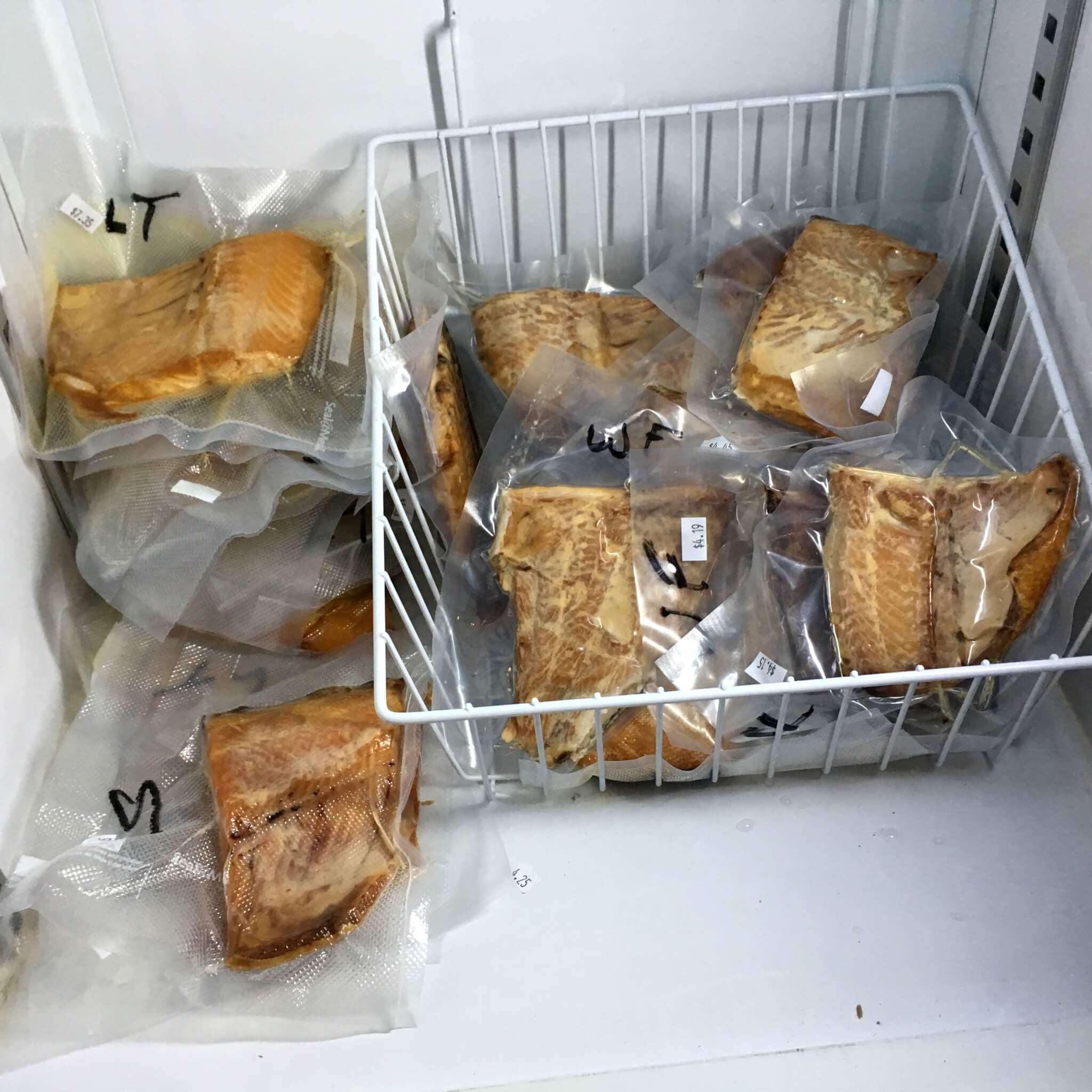 Сколько хранится в холодильнике копченая рыба по сроку