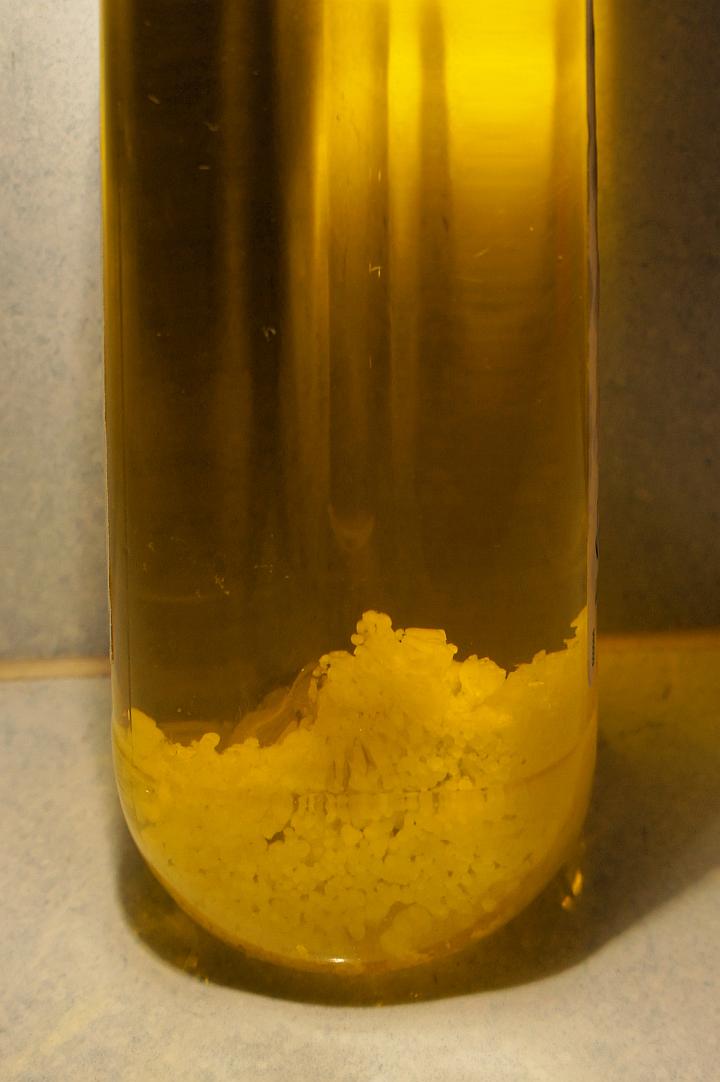 Где хранить льняное масло после вскрытия бутылки стеклянной