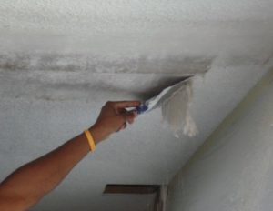 Снятие покрытия с потолка