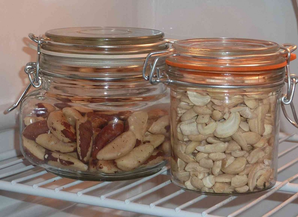 Как хранить орехи в домашних условиях правильно